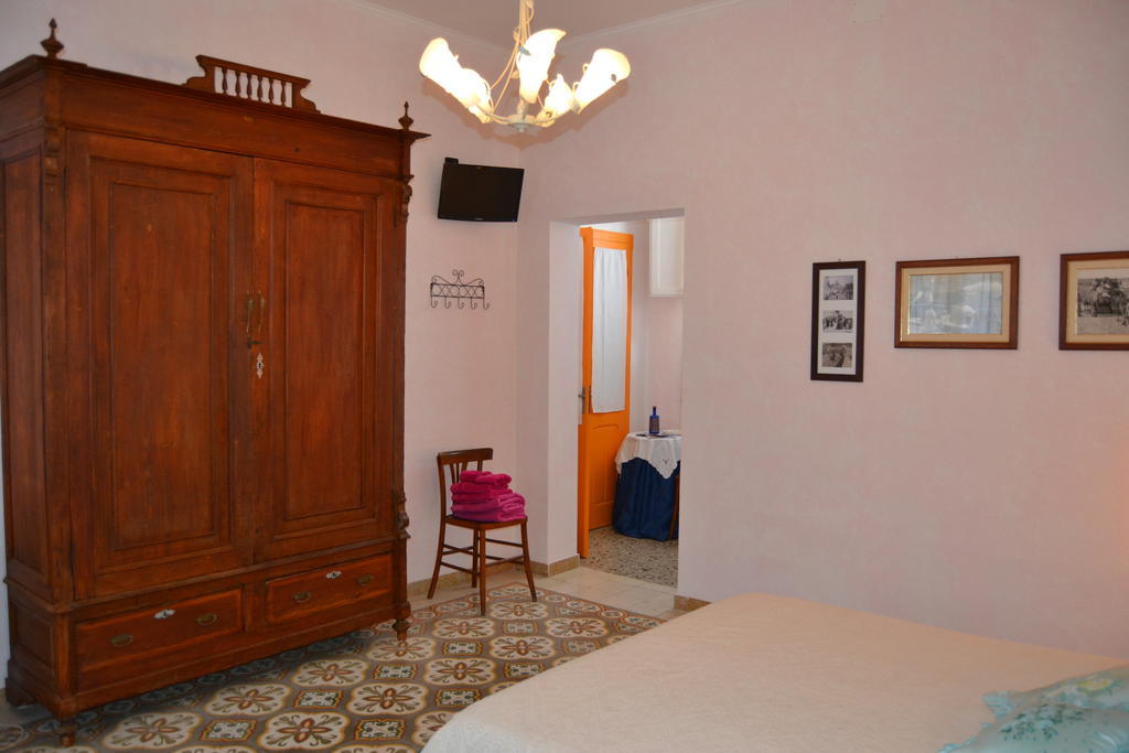 S'Attobiu Guest Rooms Teulada Room photo